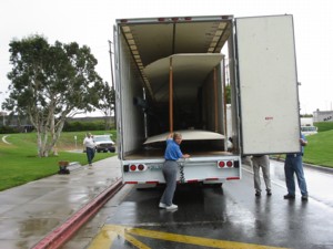 Loading the center wing cell on the forklift