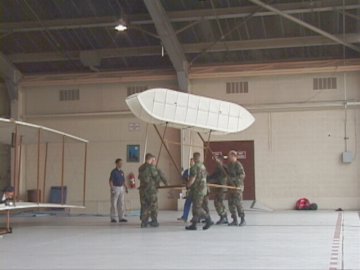 Moving the canard structure